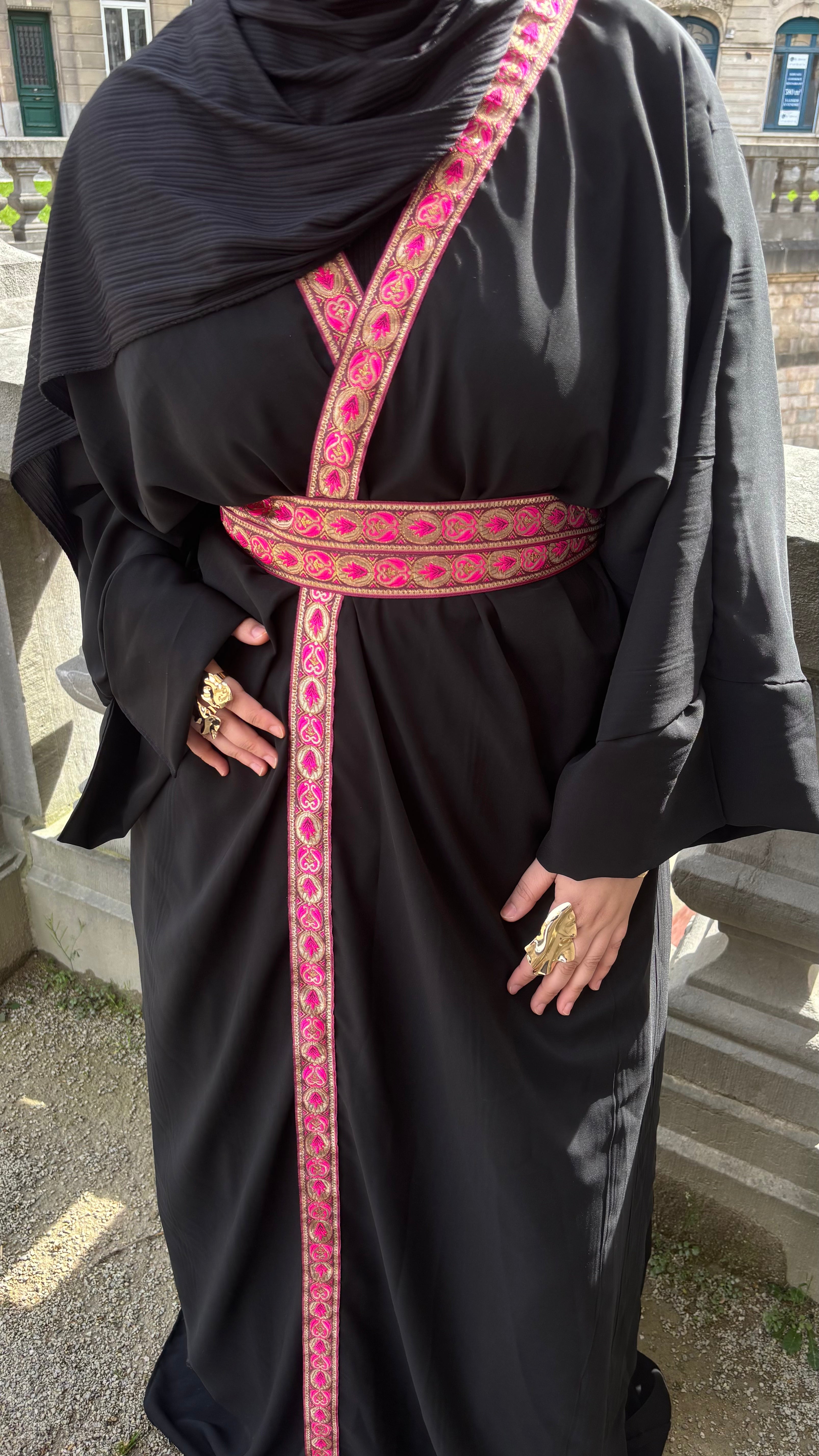 Abaya Siwār rose