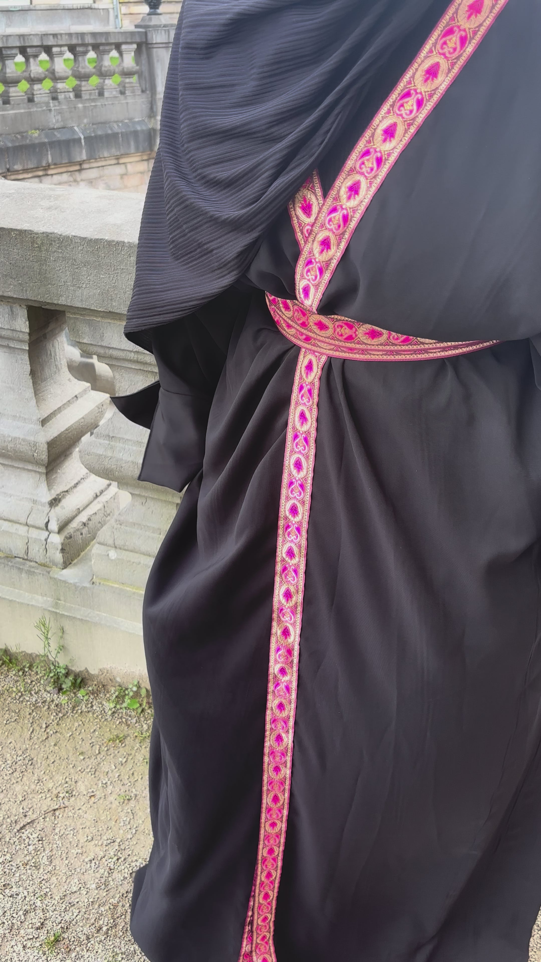 Abaya Siwār rose